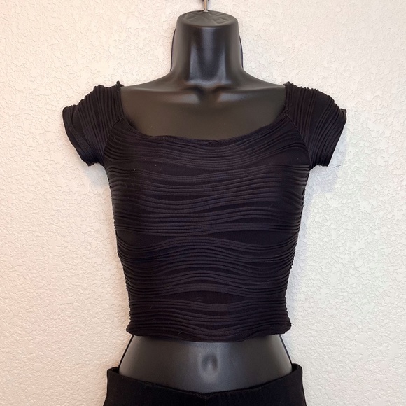 Wet Seal Crop Top - Picture 2 of 9